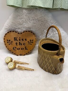 Kiss the Cook Hot Plate, Salt & Pepper Pipes Shakers, and Boho Watering Can 🔥